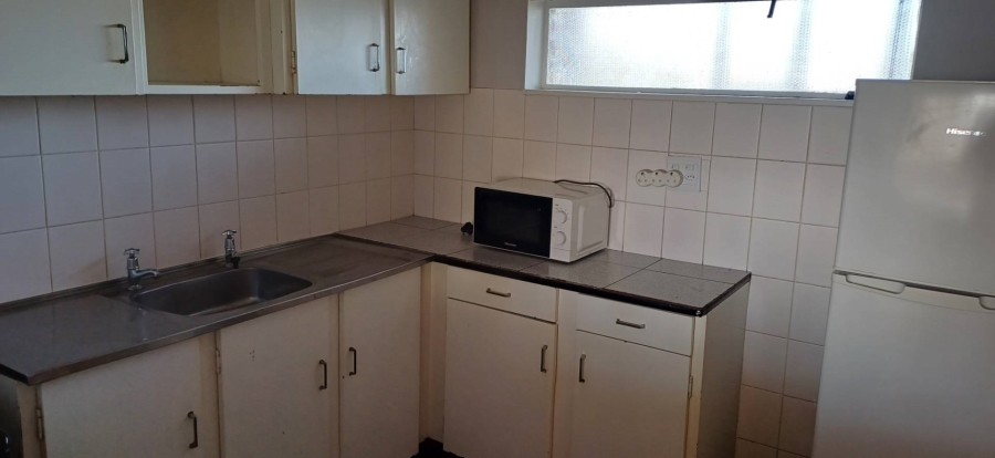 2 Bedroom Property for Sale in Loevenstein Western Cape